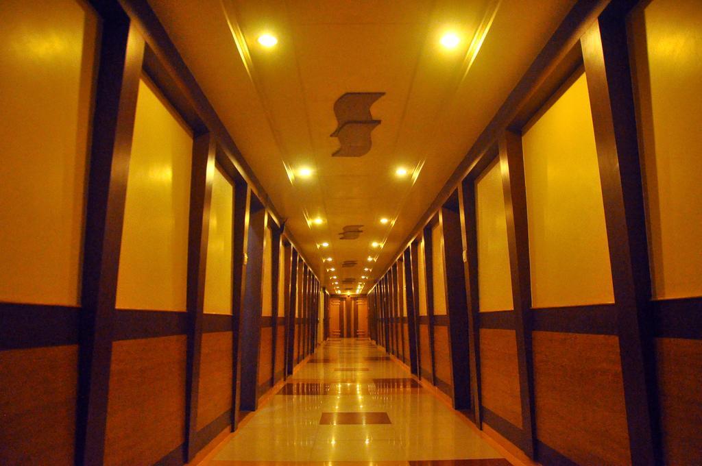 Hotel Evershine Rádzskot Kültér fotó